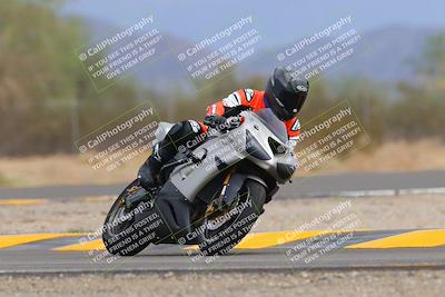 media/Sep-10-2022-SoCal Trackdays (Sat) [[a5bf35bb4a]]/Turn 6 (1140am)/